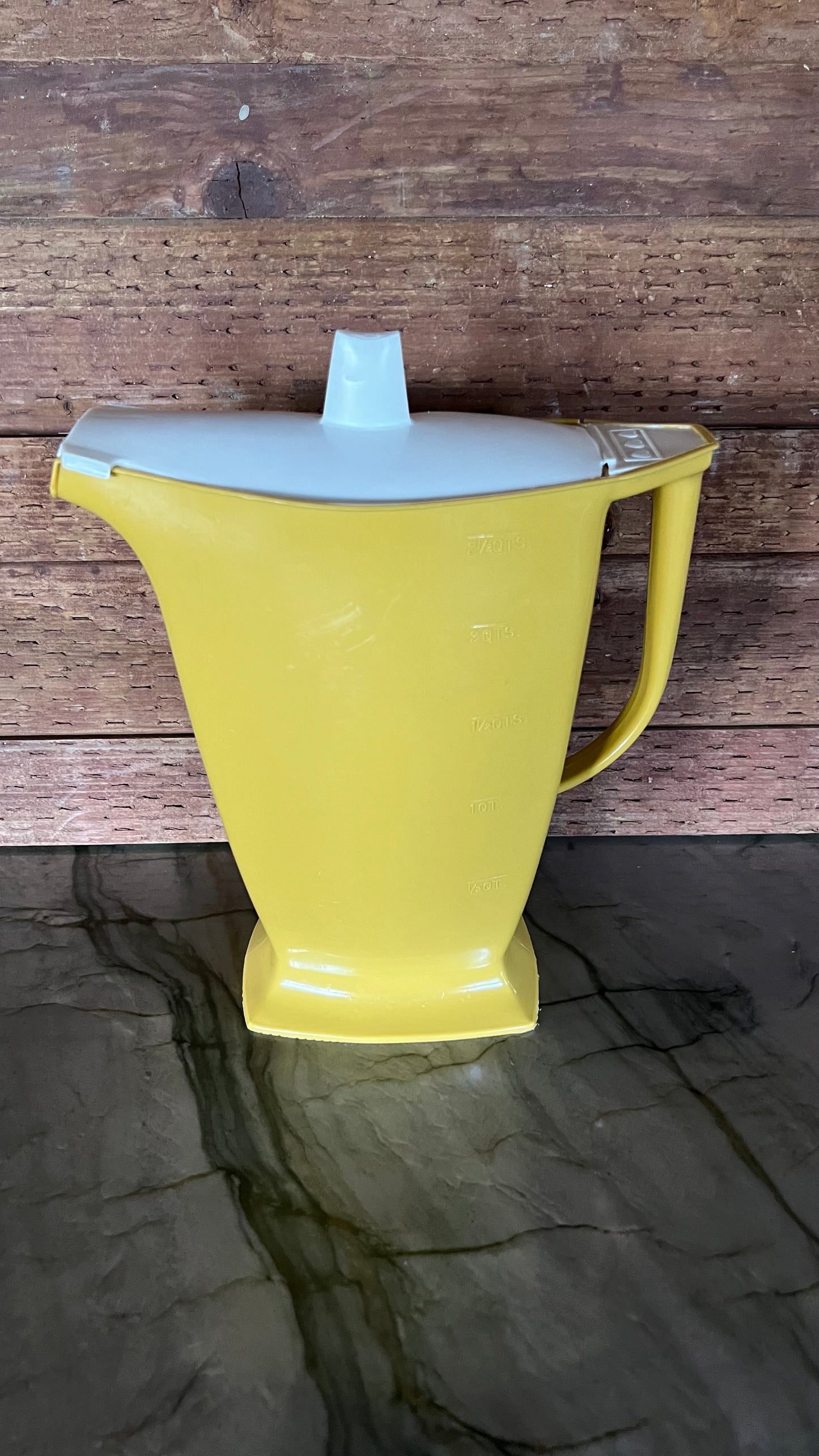 Rubbermaid Pitcher