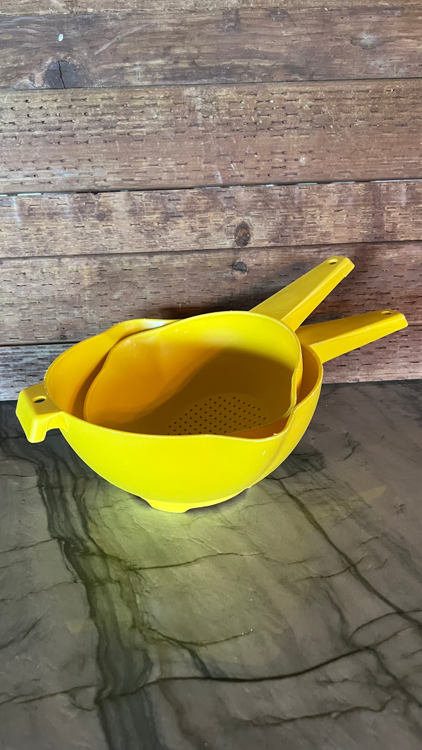 Tupperware Colander Set