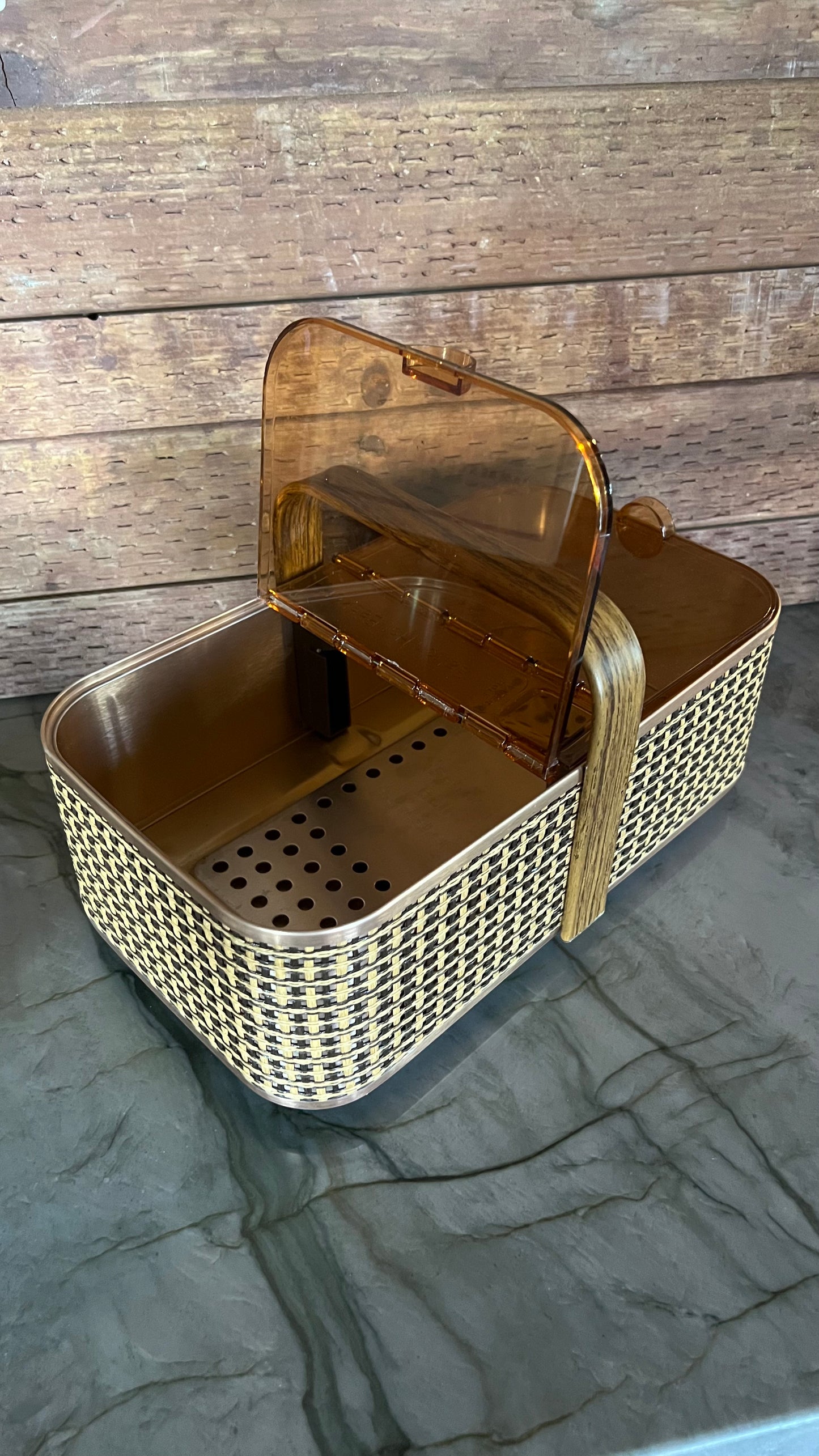 Vintage Cosmopolitan Hot Basket by Salton