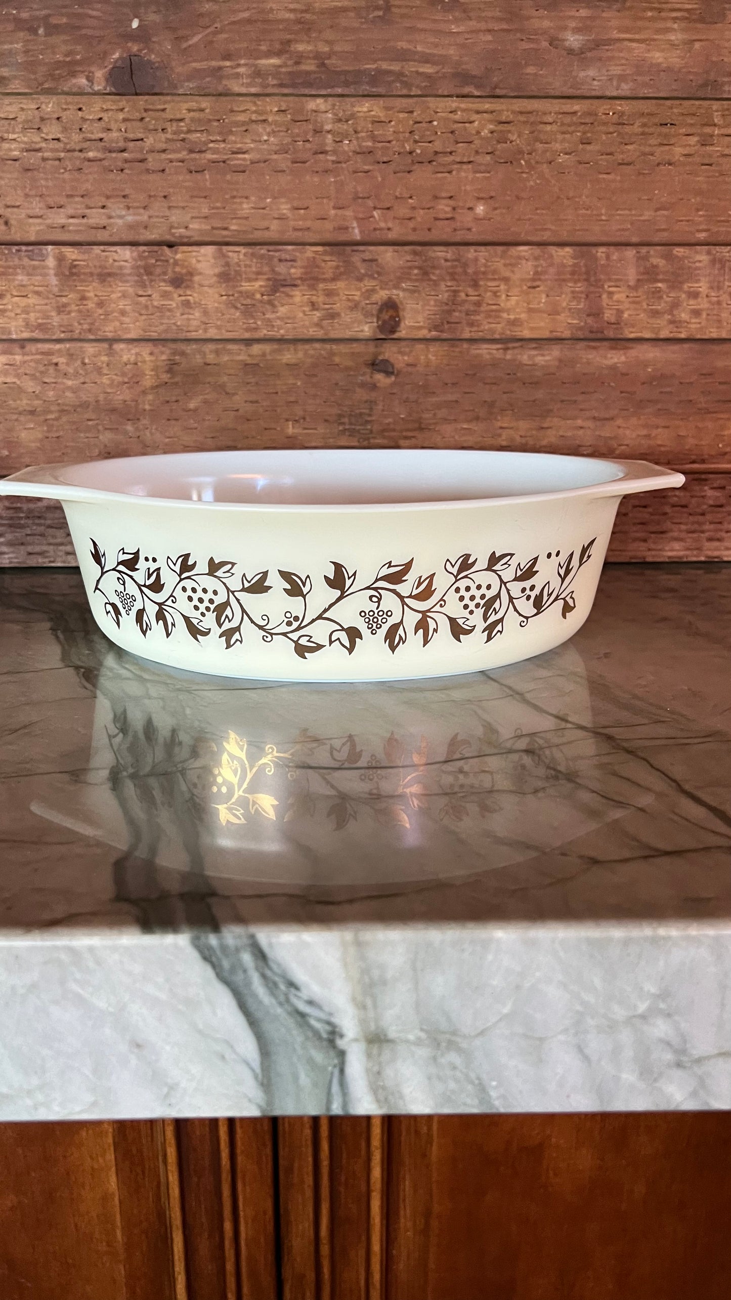 Pyrex Golden Grapes Casserole Dish