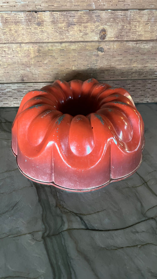 Westbend Bundt Cake Pan