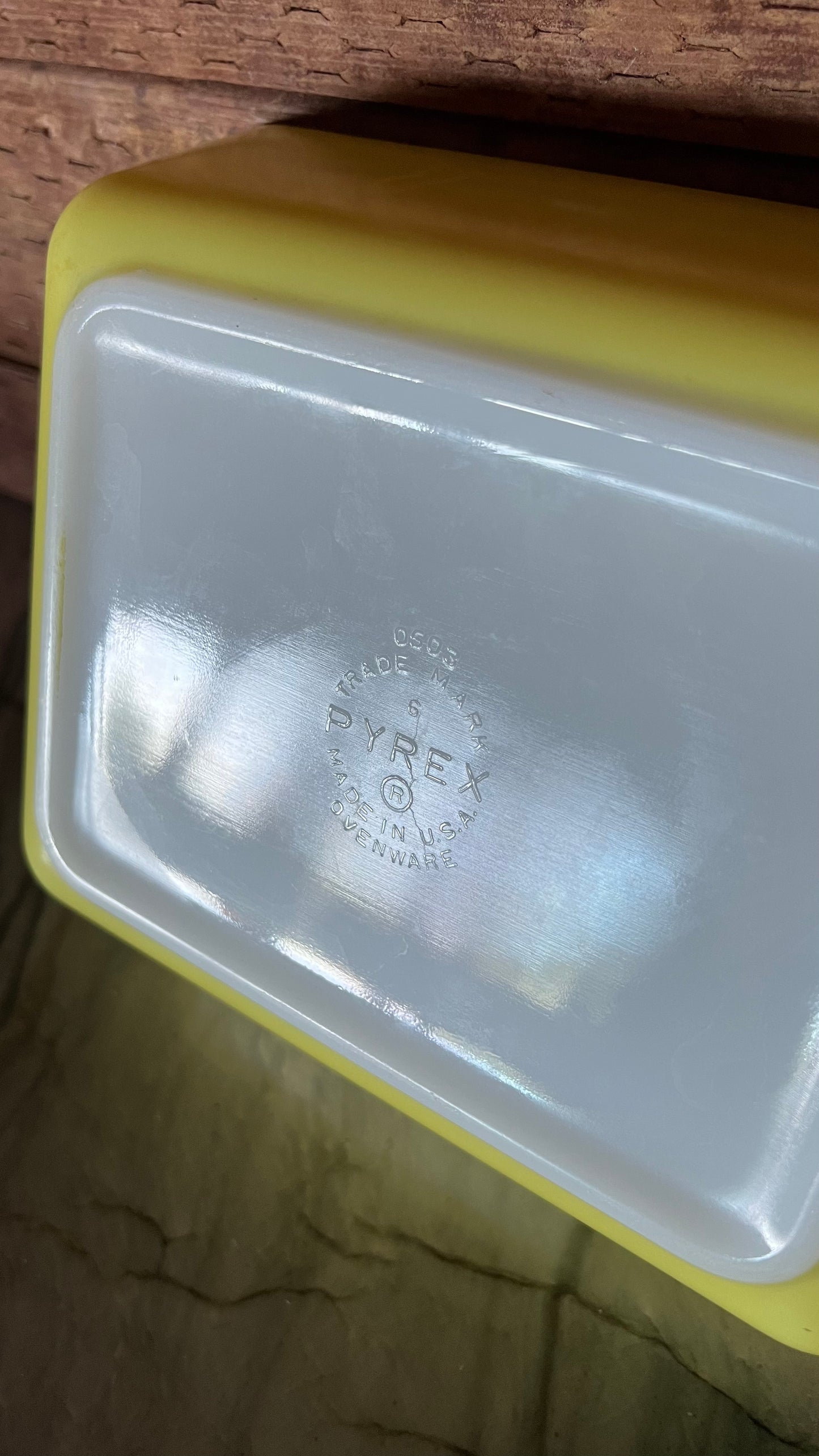 Pyrex Primary Refrigerator Dish