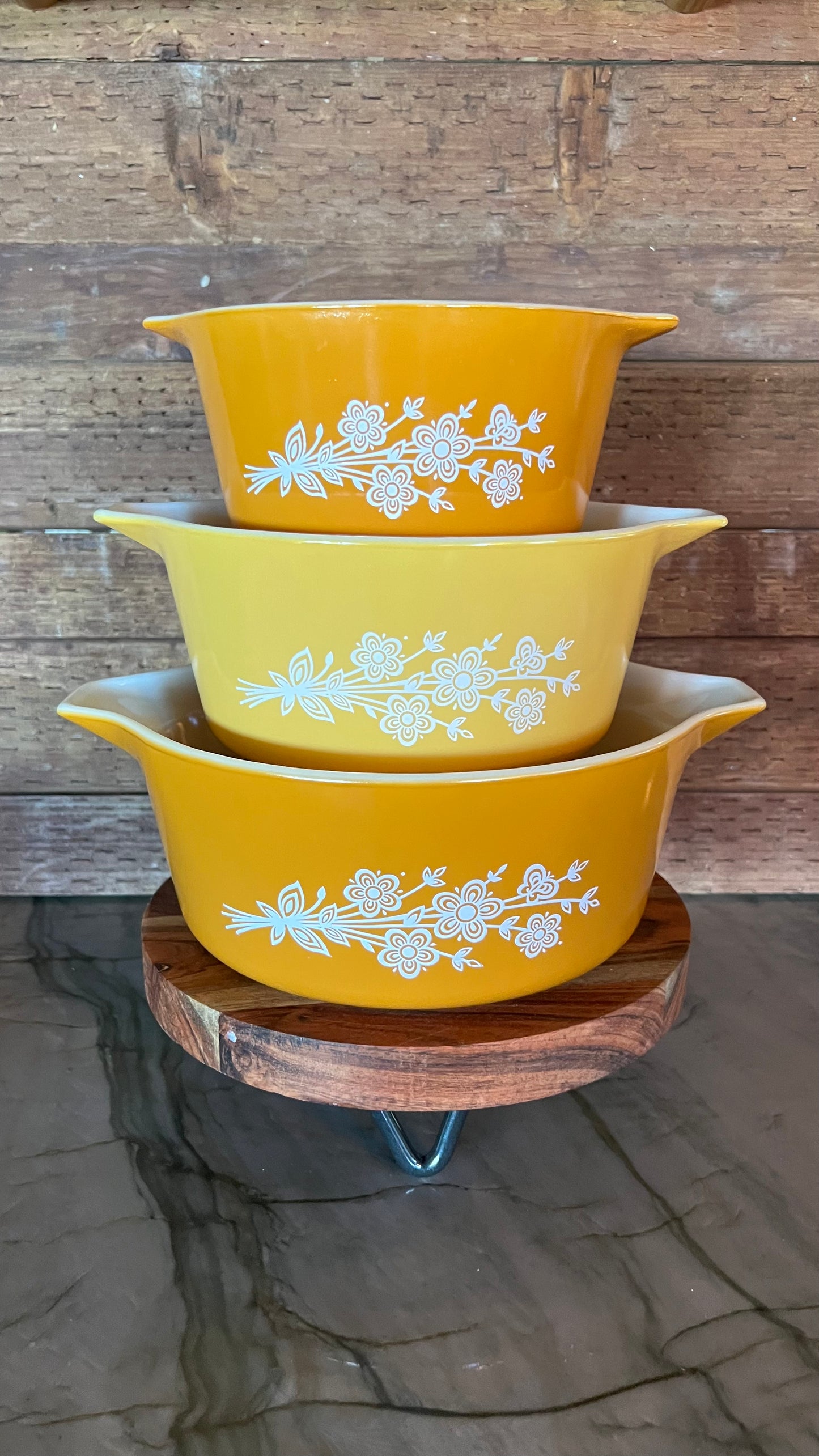 Pyrex Butterly Gold Casserole Dish Set