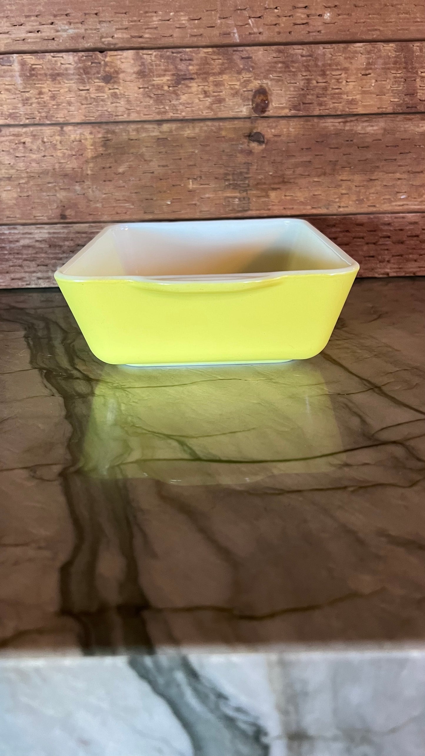 Pyrex Primary Refrigerator Dish