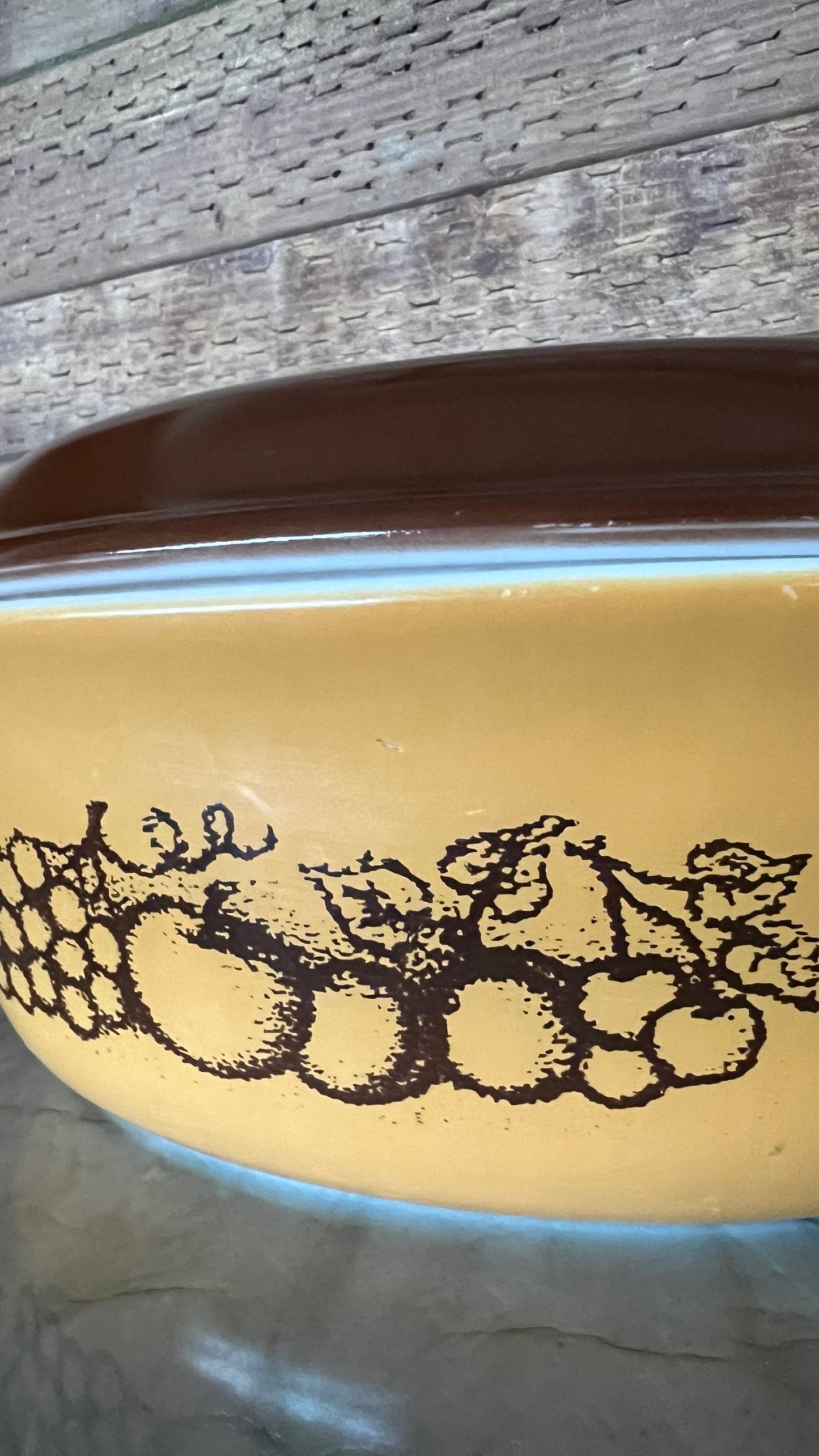 Pyrex Old Orchard Casserole Dish